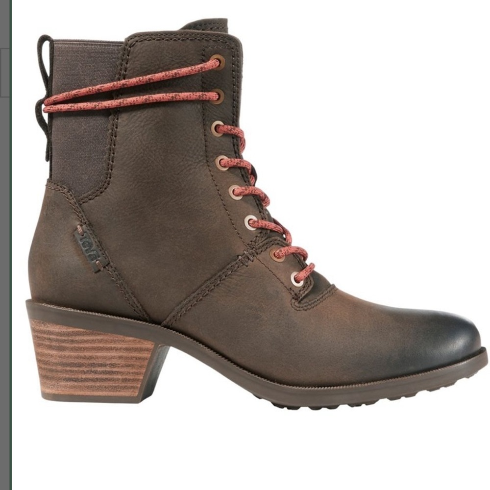 NIB Teva Anaya Lace Up Waterproof Boot 8.5